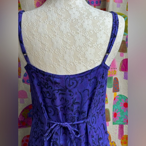 Serendipity Maui Spaghetti Strap Maxi Dress. Medium - Picture 7 of 10